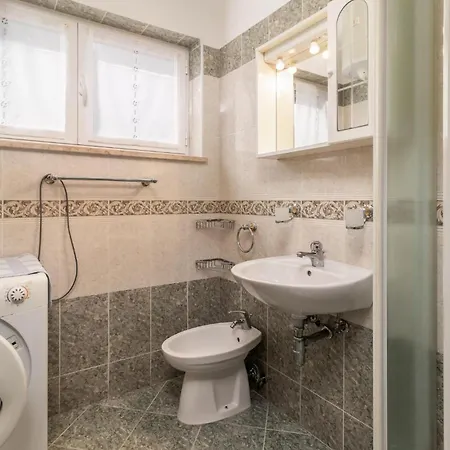 Cozy In With Kitchen Apartment