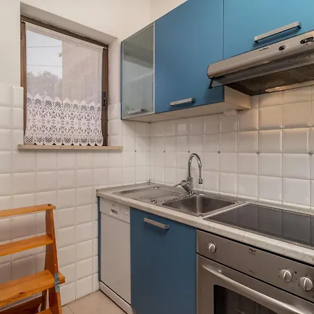 Apartment Cozy In With Kitchen Ika